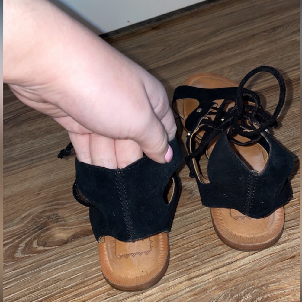 Dolce Vita Black Gladiator Lace Up Sandals - Picture 9 of 11